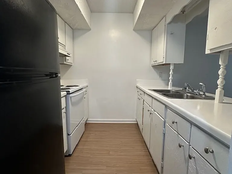 Oakview Townhomes — Photo 15