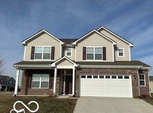 1126 Creek Way Ln, Greenwood, IN 46143