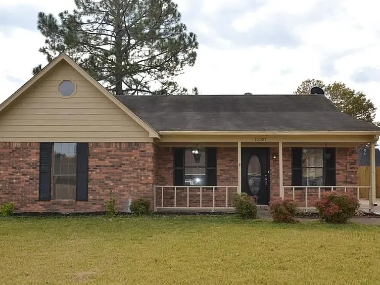 10087 Hyman Dr — Photo 2