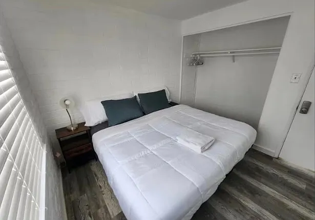 4 bed, 1100 sqft, $750 — Photo 2