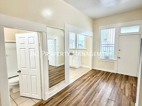 3rd image of 125 E 20th St APT 8