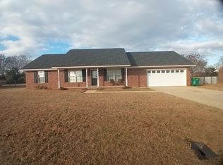 3525 Drayton Dr, Dalzell, SC 29040