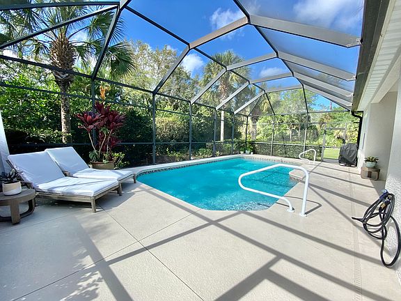 2nd image of 15590 Vallecas Ln