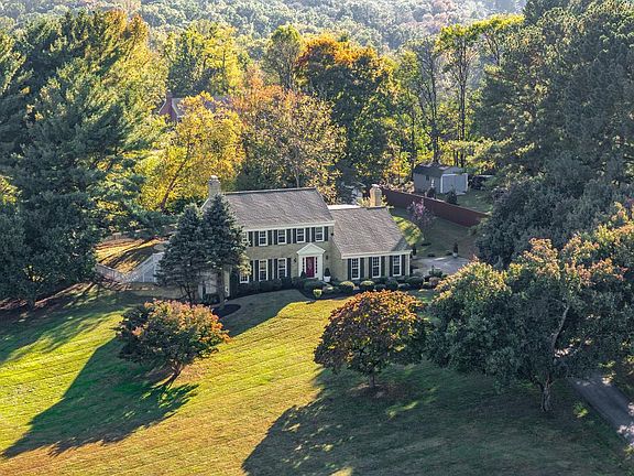 5th image of 8500 Goshen View Dr