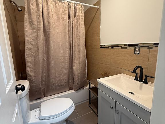 4th image of 407-409 S 14th St #1A