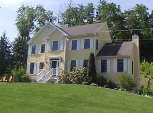 242 Martins Pond Rd, Groton, MA 01450