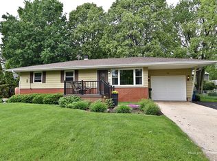 712 Redwood Dr, Aurora, IL 60506