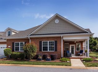 8313 Glacier Dr, Denver, NC 28037