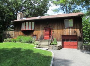 8 East Ln, Armonk, NY 10504