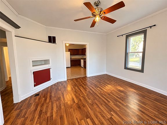 3rd image of 616 E 8th St