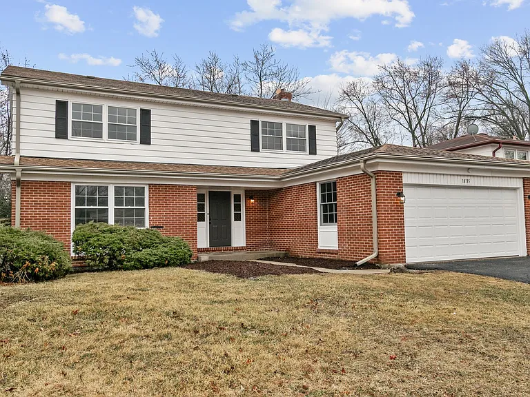 18135 Cherrywood Ln — Photo 2