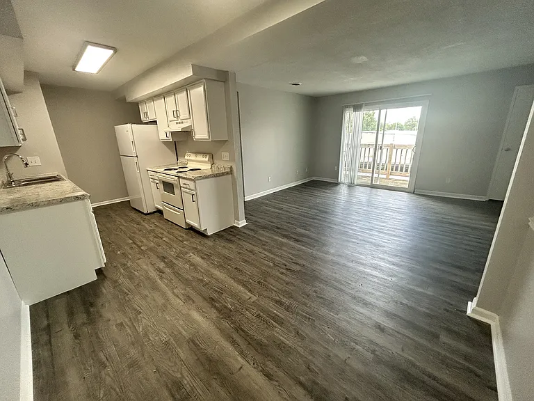 Secor Flats — Photo 49