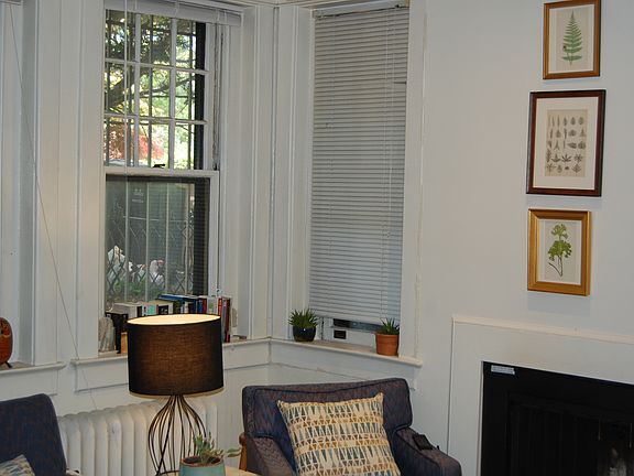 3rd image of 814 Maryland Ave NE APT B