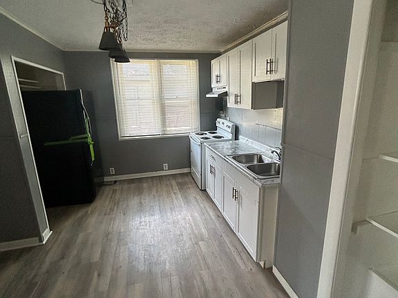 2nd image of 1416 Miami St #3