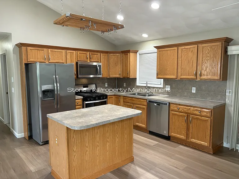 32 Horace St — Photo 4