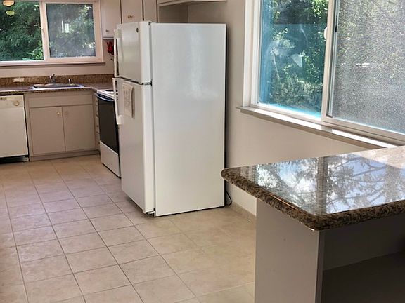 2nd image of 1135 Sir Francis Drake Blvd #3