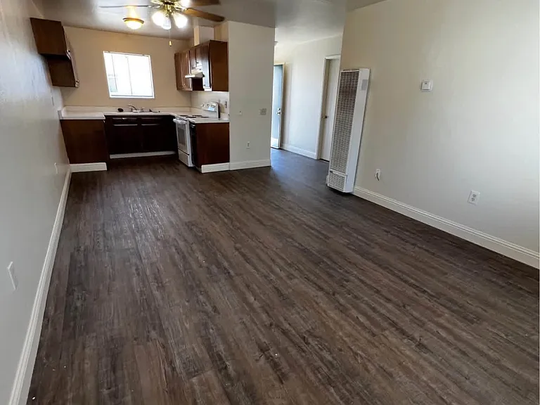 1118 Parkside St — Photo 1