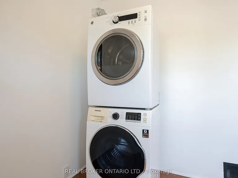 542 Glebeholme Blvd #MAIN — Photo 31