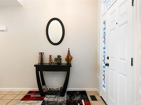 4th image of 1105 Meadowsweet Dr