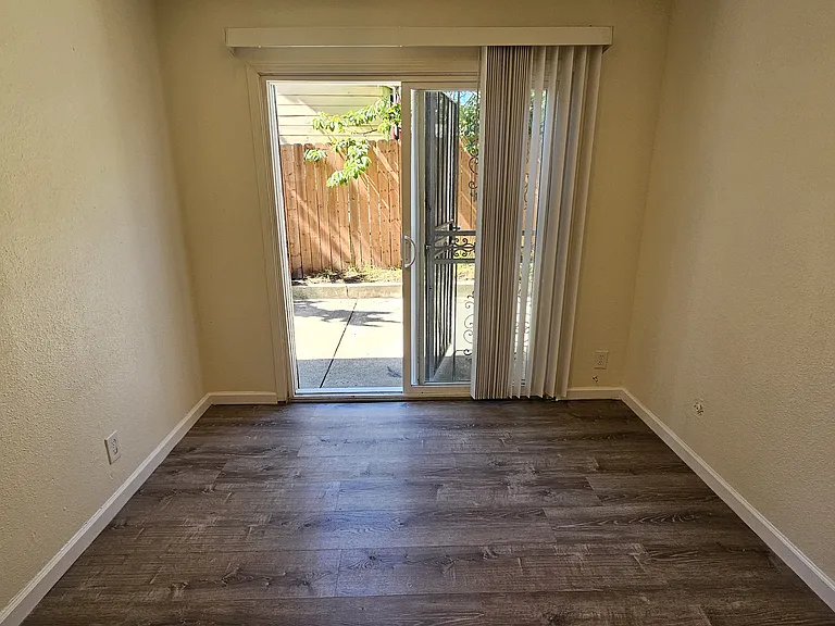 4101 Porter St #6 — Photo 14