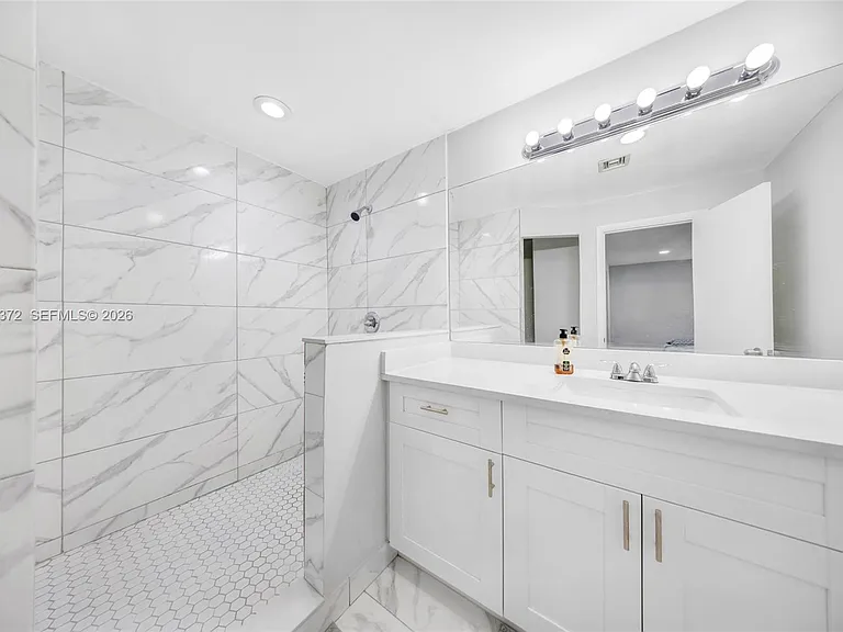 6637 NW 181st Ln #6637 — Photo 18