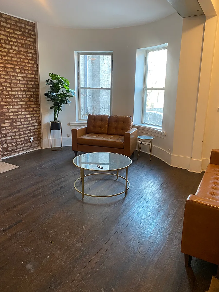 Building Photo - 6626 S Kenwood Ave #1