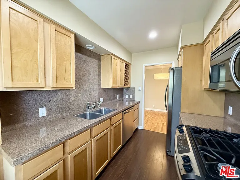 9667 W Olympic Blvd — Photo 7
