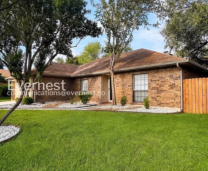 5127 Roundhill St — Photo 2