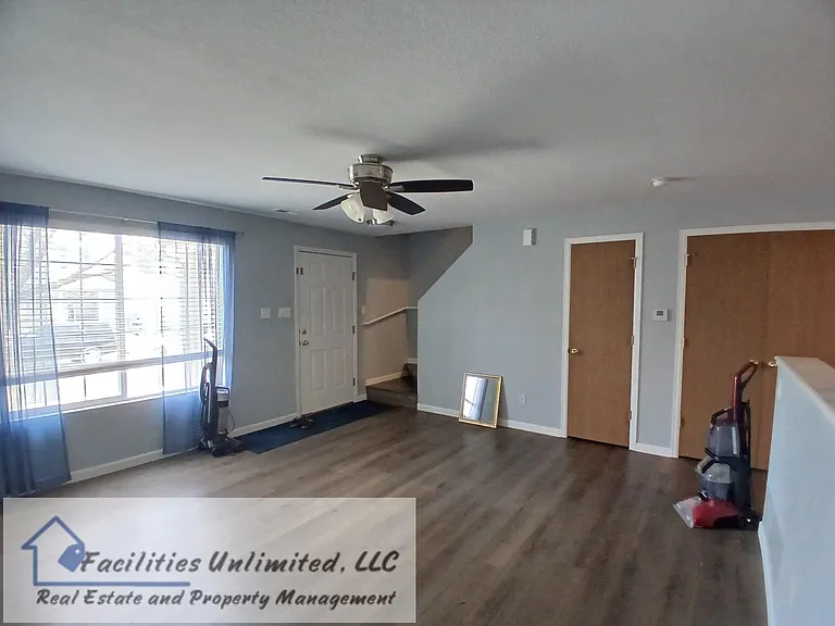 6135 Shamrock Cir — Photo 4