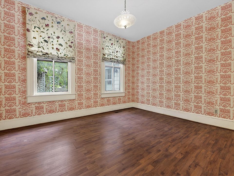 37th image of 214 South St E
