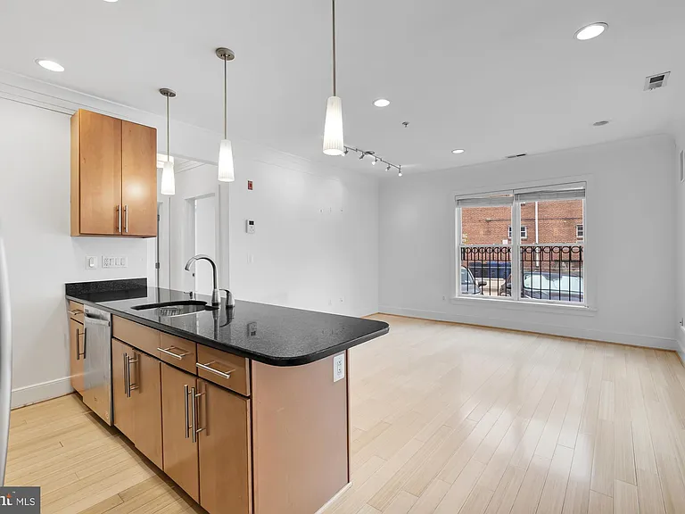 449 R St NW #101 — Photo 8