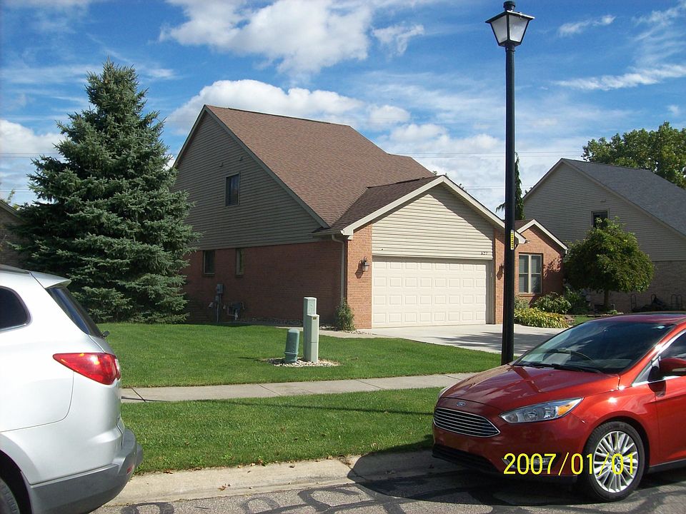 627 Old Farm Ln, photo 3