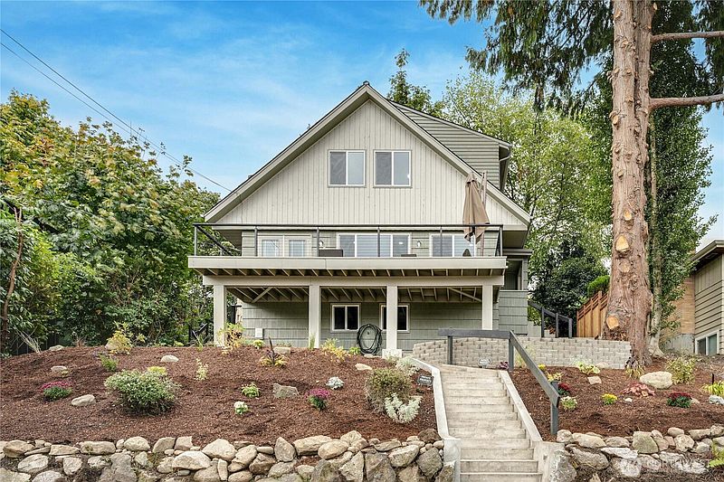 2nd image of 9919 Arrowsmith Avenue S