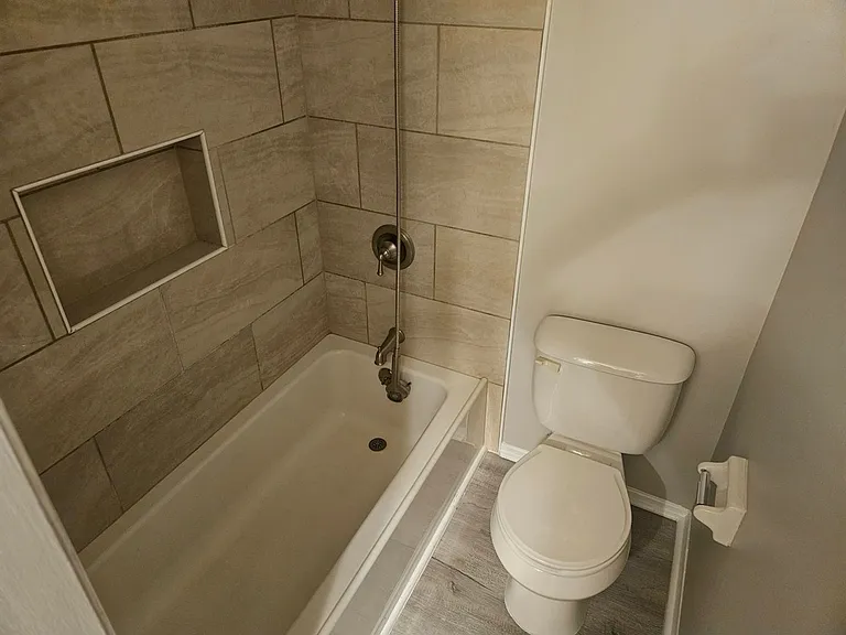 220 Elizabeth St #A14 — Photo 18