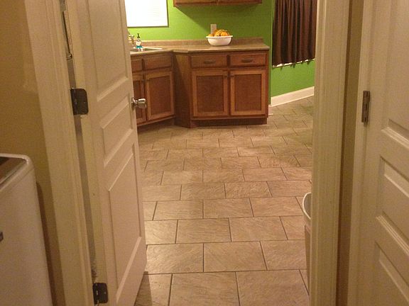5th image of 301 Amber Ln