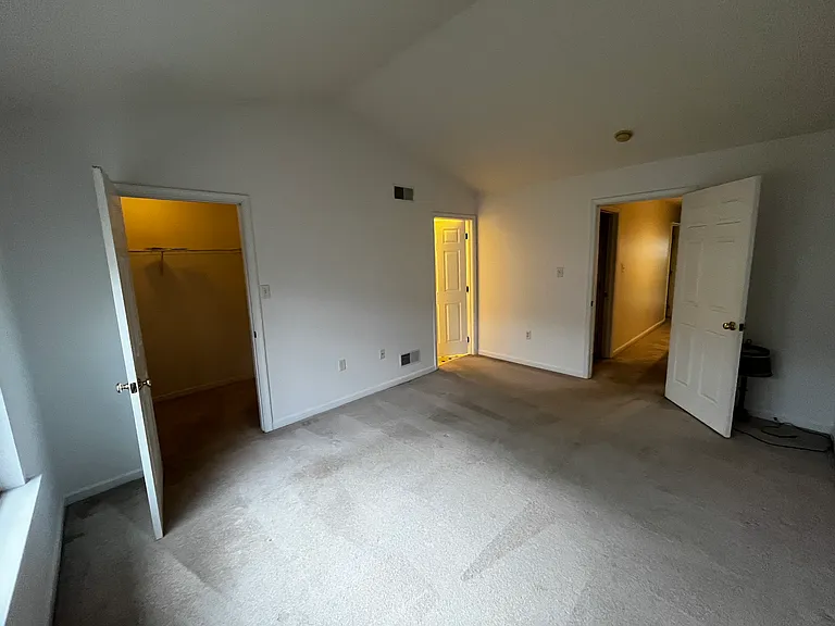 106 Country Ln — Photo 6