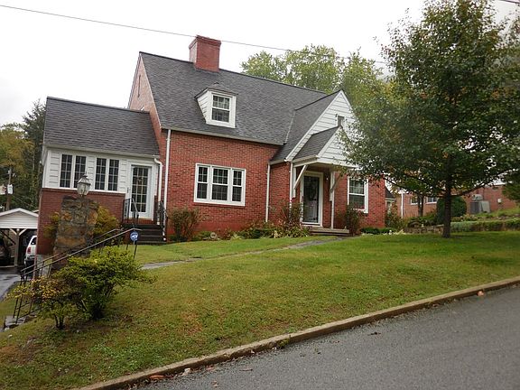 2nd image of 318 Cedar St
