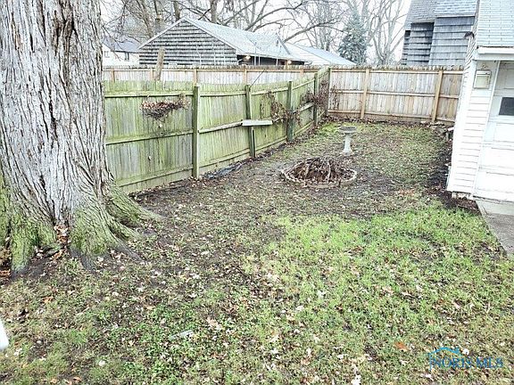 5th image of 4851 Burnham Ave