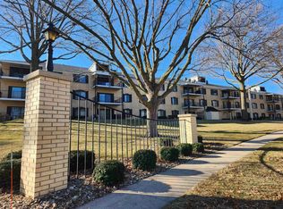 1925 Westchester Rd APT 318, Waterloo, IA
