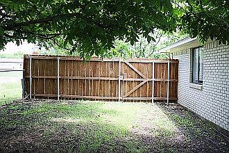 4th image of 878 N Main Dr