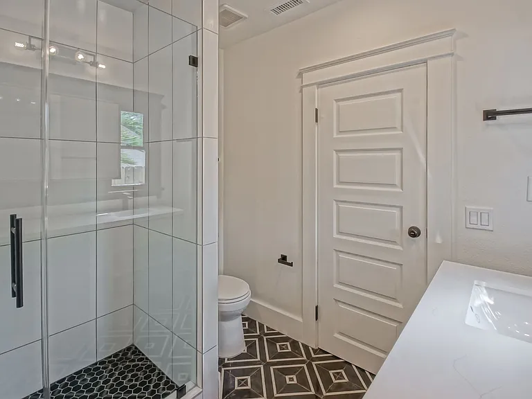 827 N Lucia Ave — Photo 17
