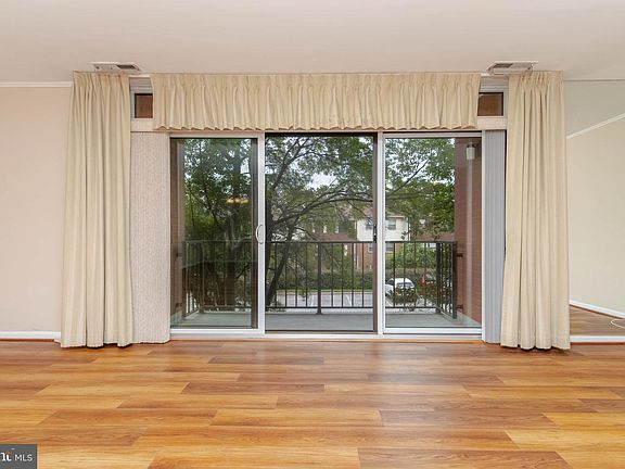 4th image of 1 Smeton Pl APT 206