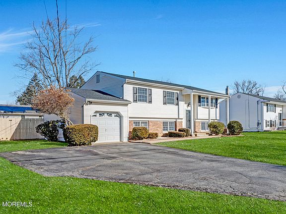 5th image of 360 Colonial Drive