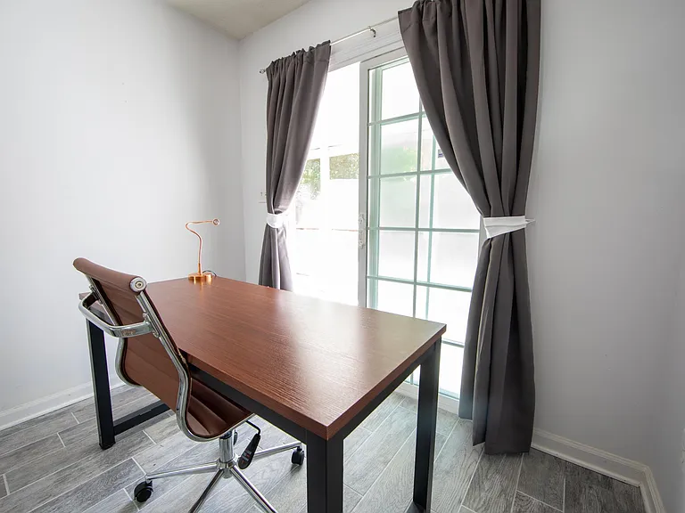 817 Chalk Ct — Photo 10