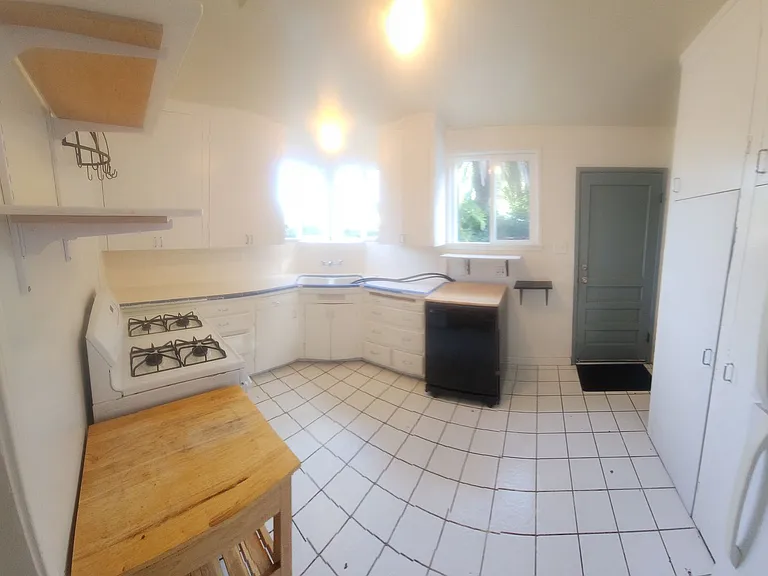 1690 Phillips Ln — Photo 37