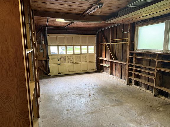 4th image of 8334 N Poplar DRIVE
