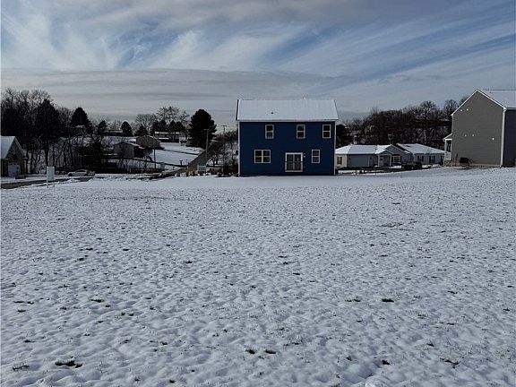 2nd image of 100 Buttercup Ln
