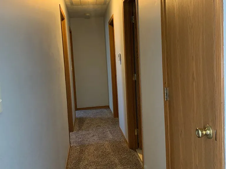 140 E Stewart St — Photo 11