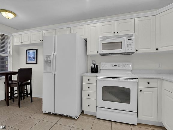 5th image of 12130 Summergate Cir APT 104