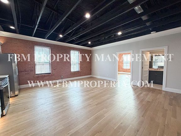 3rd image of 111 W Ennis Ave #C